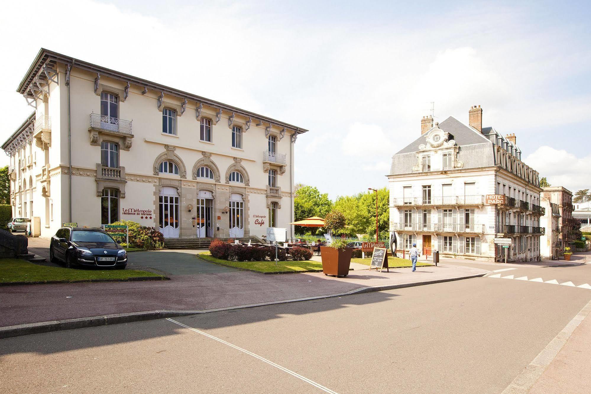 Hotels & Residences - Les Thermes ليوكسيل لو بينز المظهر الخارجي الصورة