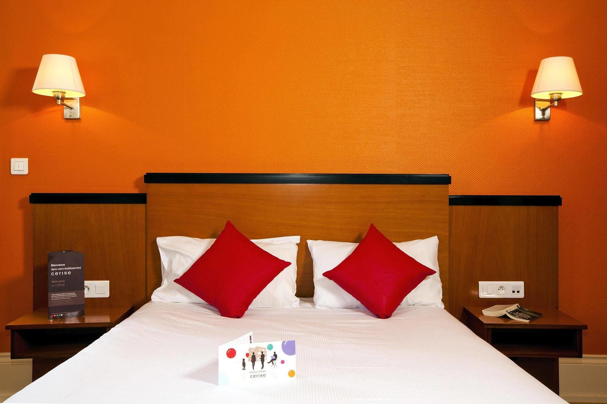 Hotels & Residences - Les Thermes ليوكسيل لو بينز المظهر الخارجي الصورة