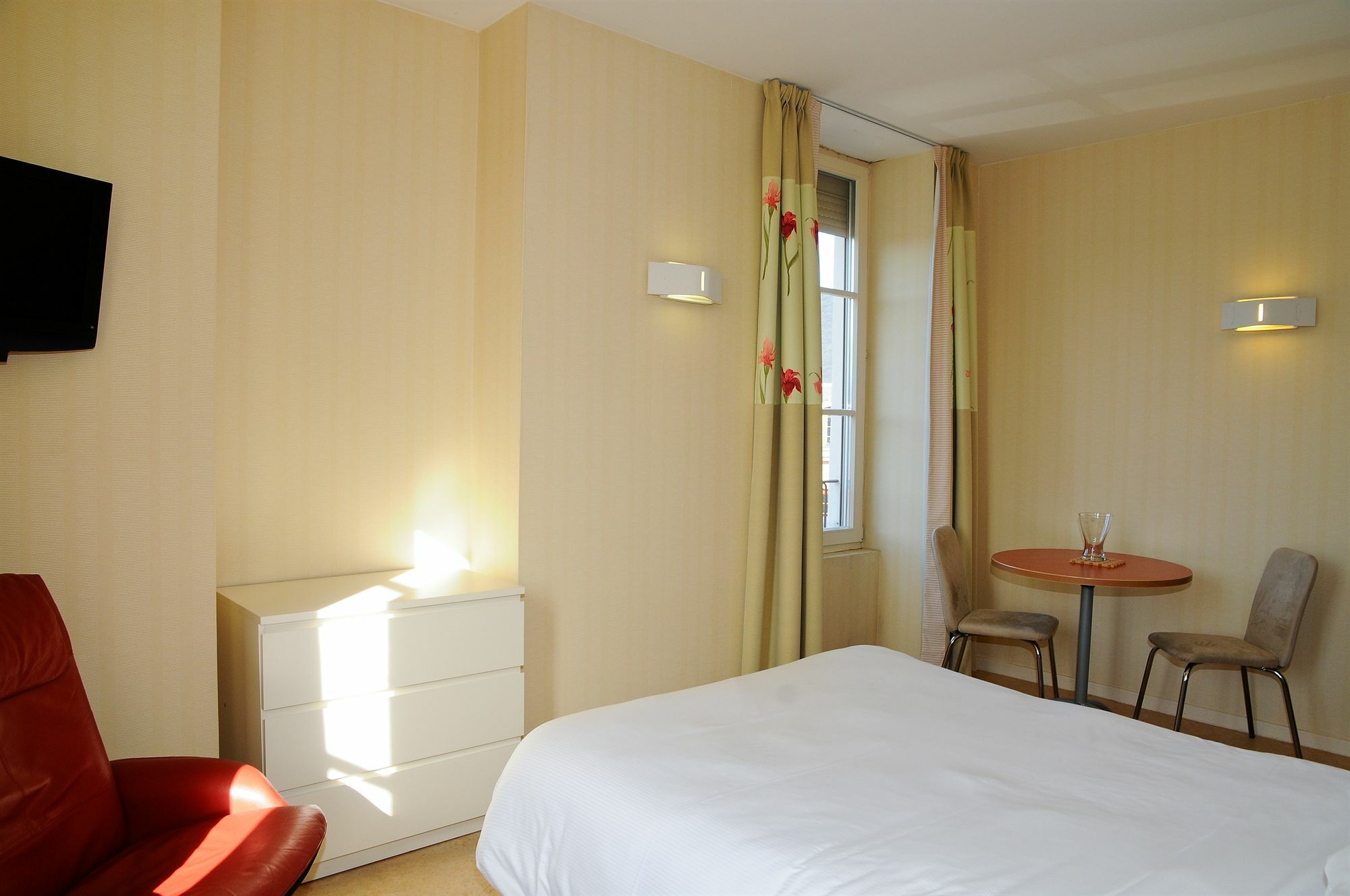 Hotels & Residences - Les Thermes ليوكسيل لو بينز المظهر الخارجي الصورة