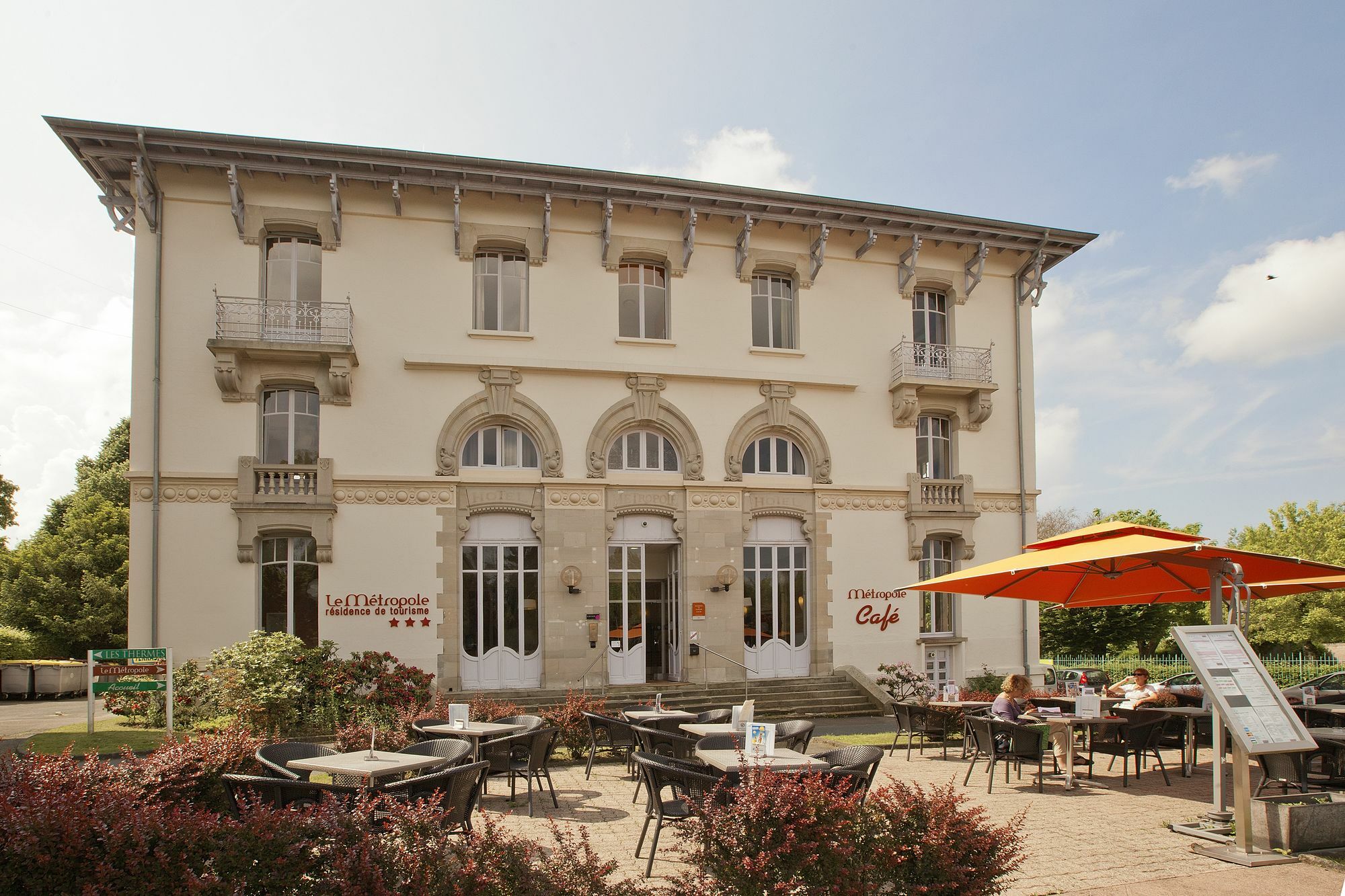 Hotels & Residences - Les Thermes ليوكسيل لو بينز المظهر الخارجي الصورة